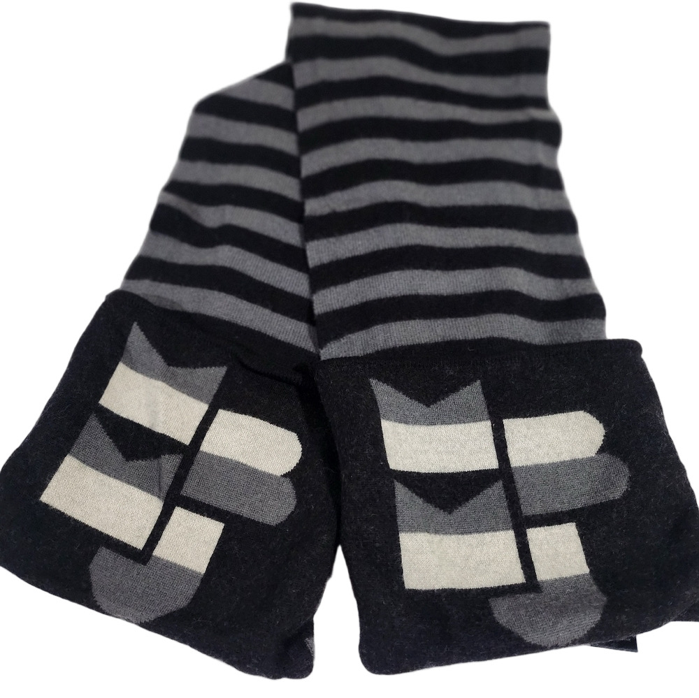 MARC by Marc jacobs 💯 Authentic Wool 8 by 68 inches